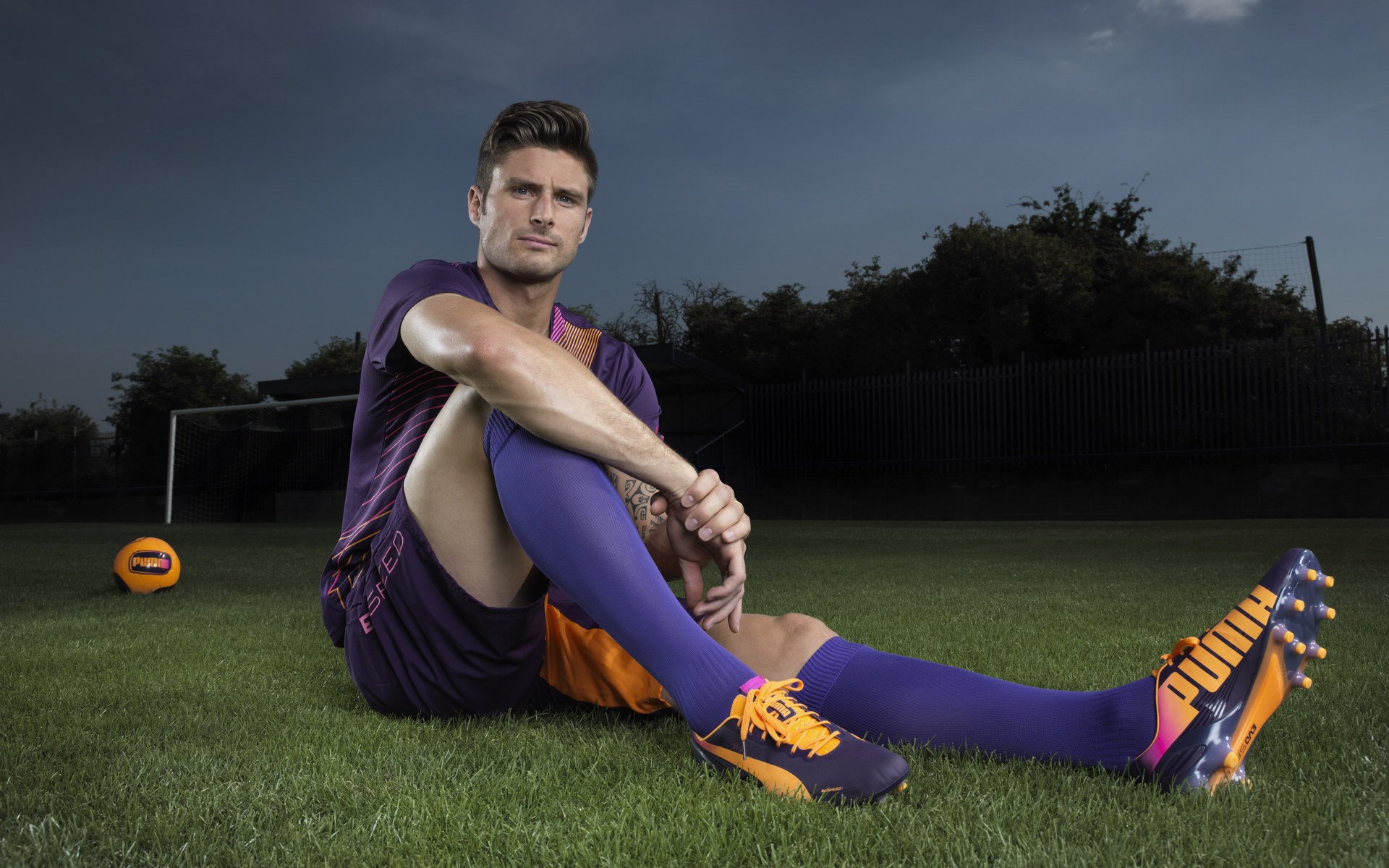 【转会动态】球队引援引发粉丝热议，球队转会费